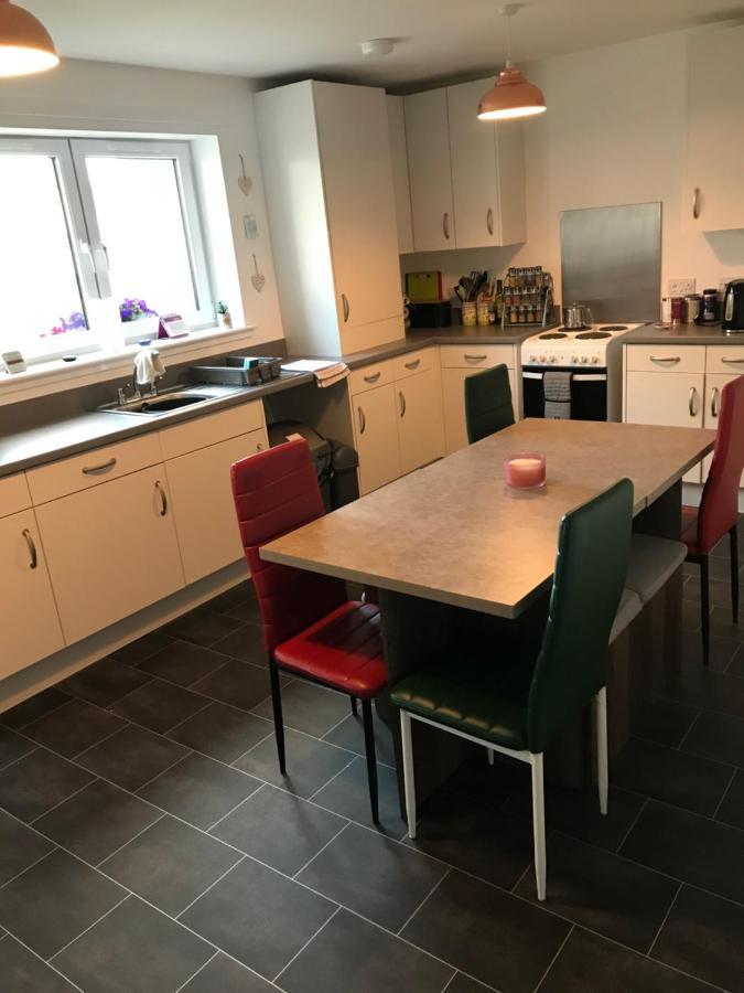 Modern And Bright Home In Quiet And Central Area Inverness Eksteriør billede